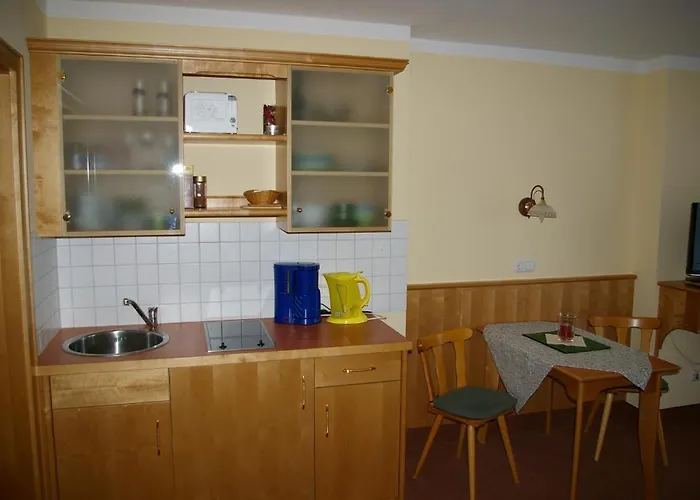 Zur Alten Schmiede 3*