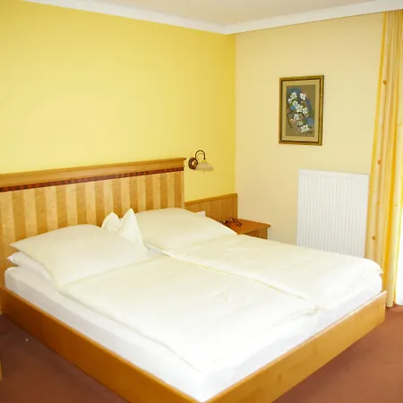 Zur Alten Schmiede 3*