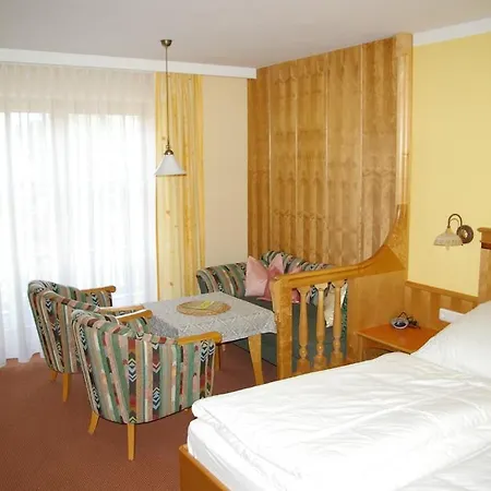Guest house Zur Alten Schmiede 3*