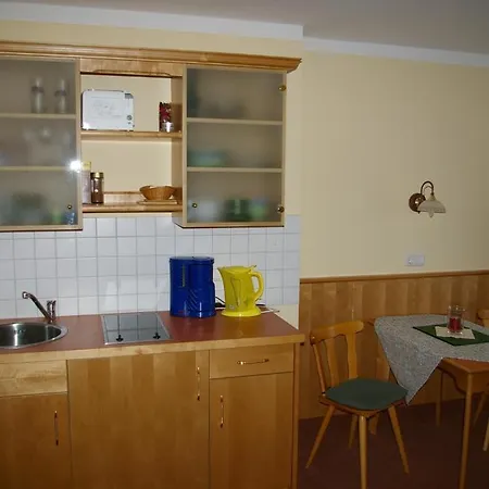 Zur Alten Schmiede 3*