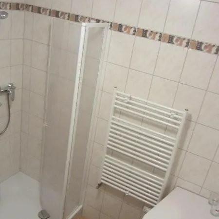 Zur Alten Schmiede 3*